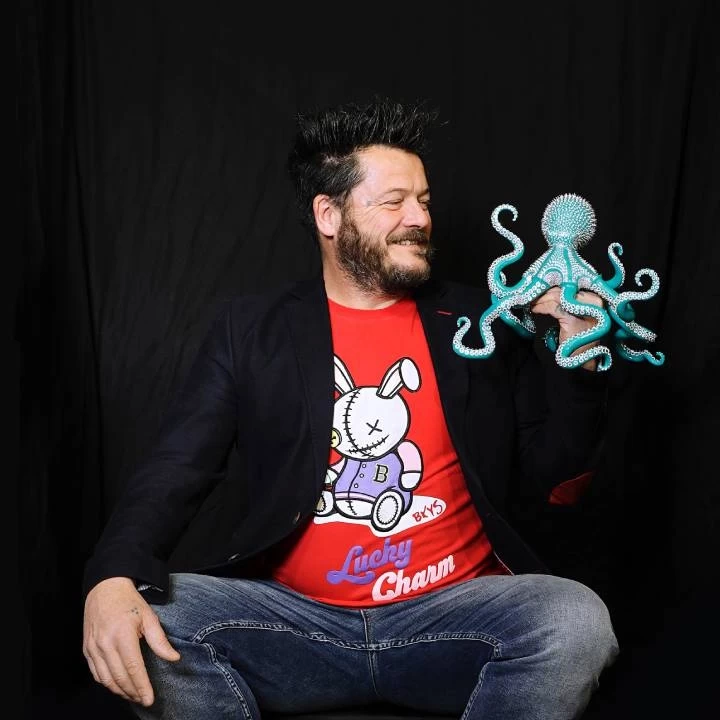eddy maniez et le mini poulpe turquoise